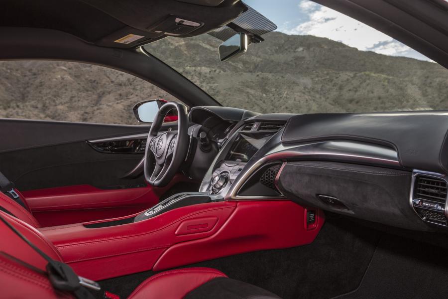Интерьер Acura NSX 2016 года  (NA) (фото 126 из 286)